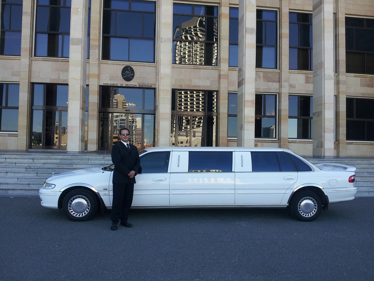 From Airport Transfers to Wedding Dreams: Sarasota Limo Services Have You Covered